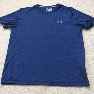 Under Armour loose heat gear work out top